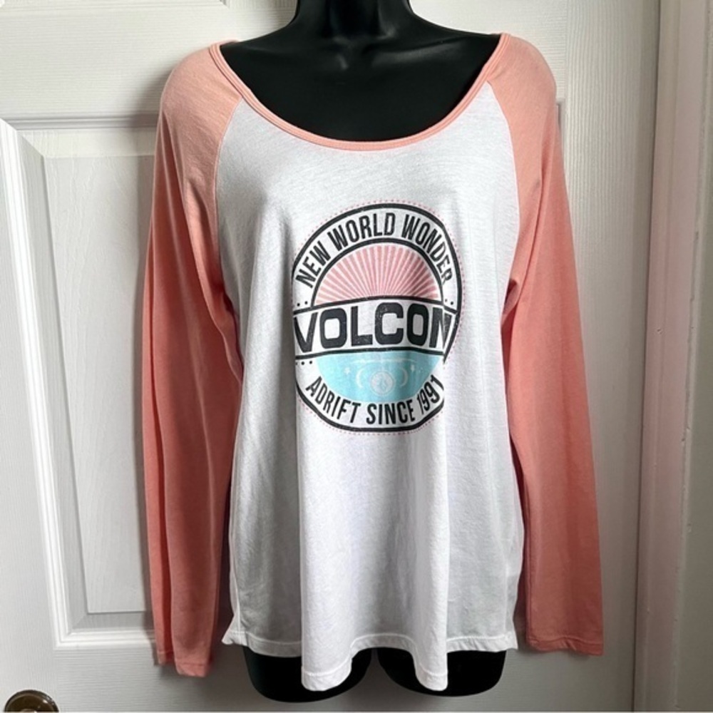3/25$💥 Volcom Top Shirt Long Sleeve Medium 12 white orange round neck graphic